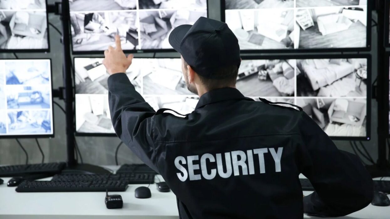 الحماية على مدار الساعة استكشاف دور حراس الأمن التجاري (2)