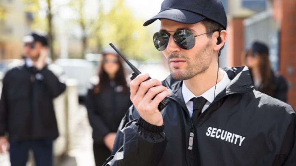 تأمين أصولك لماذا تعتبر خدمات حراسة الأمن التجاري ضرورية