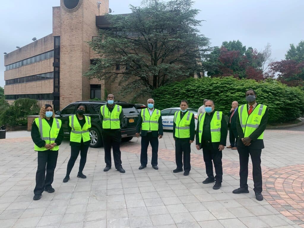 لماذا تحتاج شركتك إلى حراسة أمنية محترفة في 2026؟